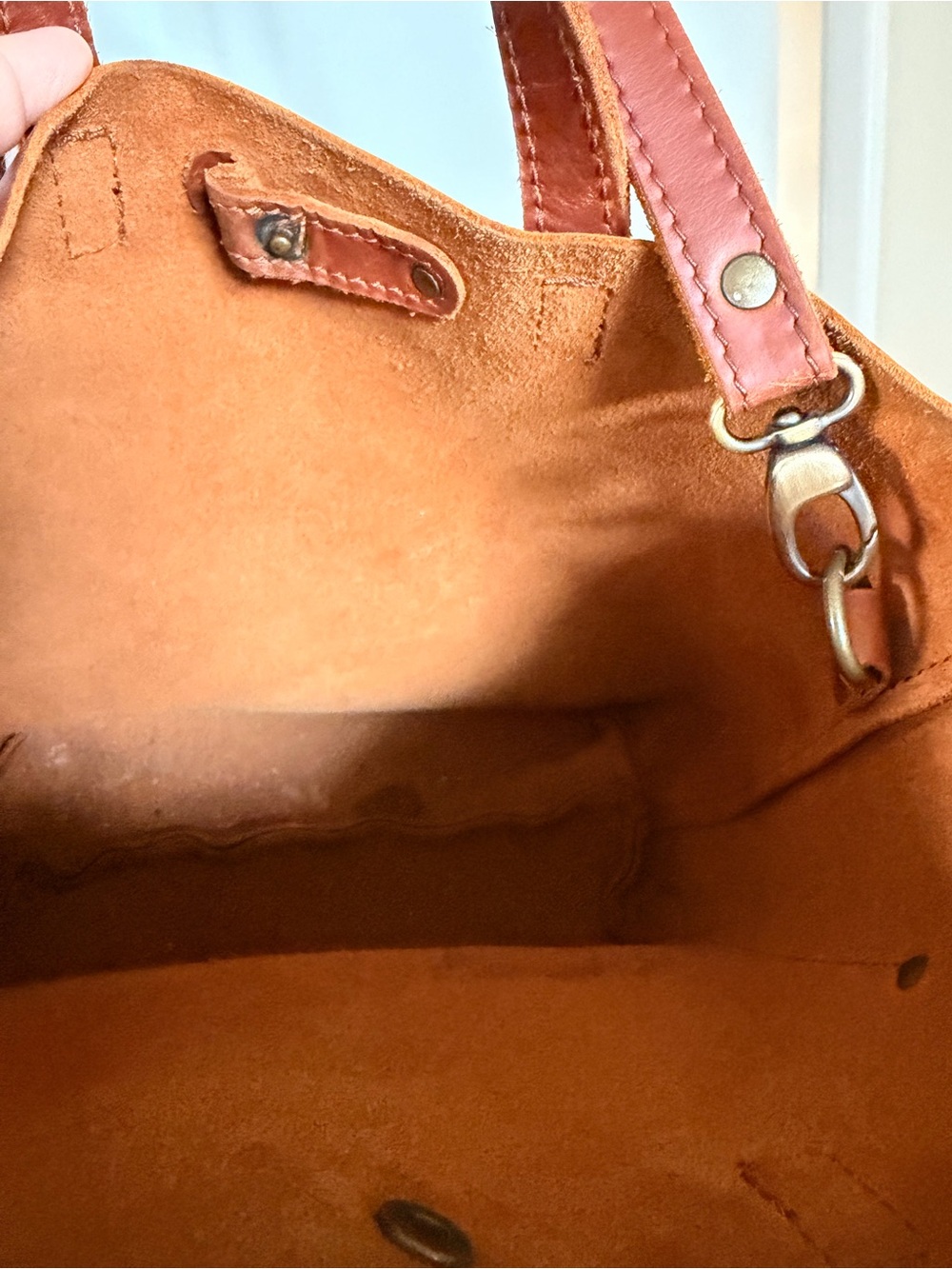 Portland leather Classic Tan Leather Crossbody Tote - Minimalist Women's Bag - Picture 3 of 7